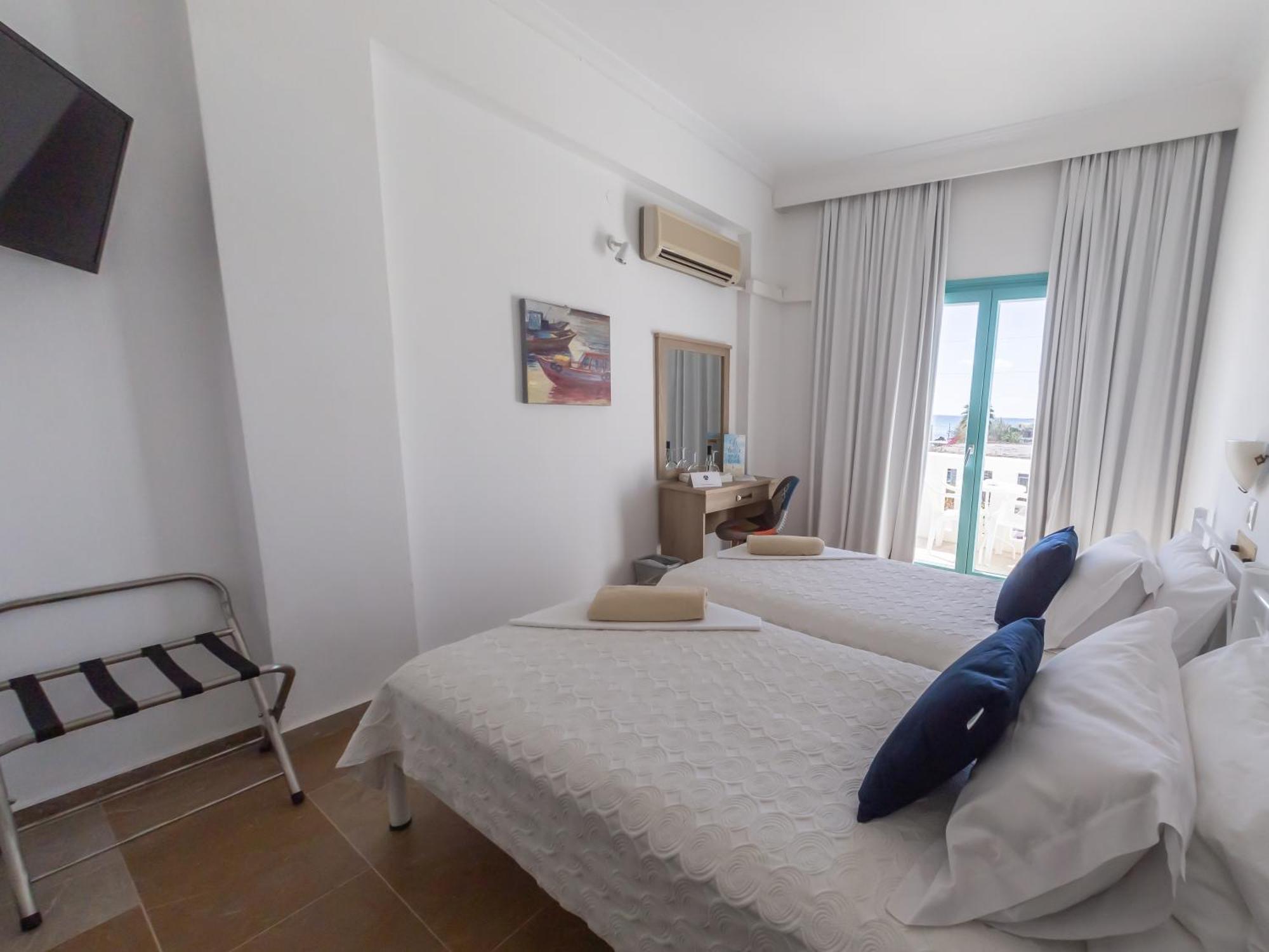 Amaryllis Beach Hotel Chrisi Akti  Bilik gambar